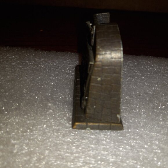 Miniature Mini Fireplace Vintage Pencil Sharpener Die Cast - Picture 2 of 4